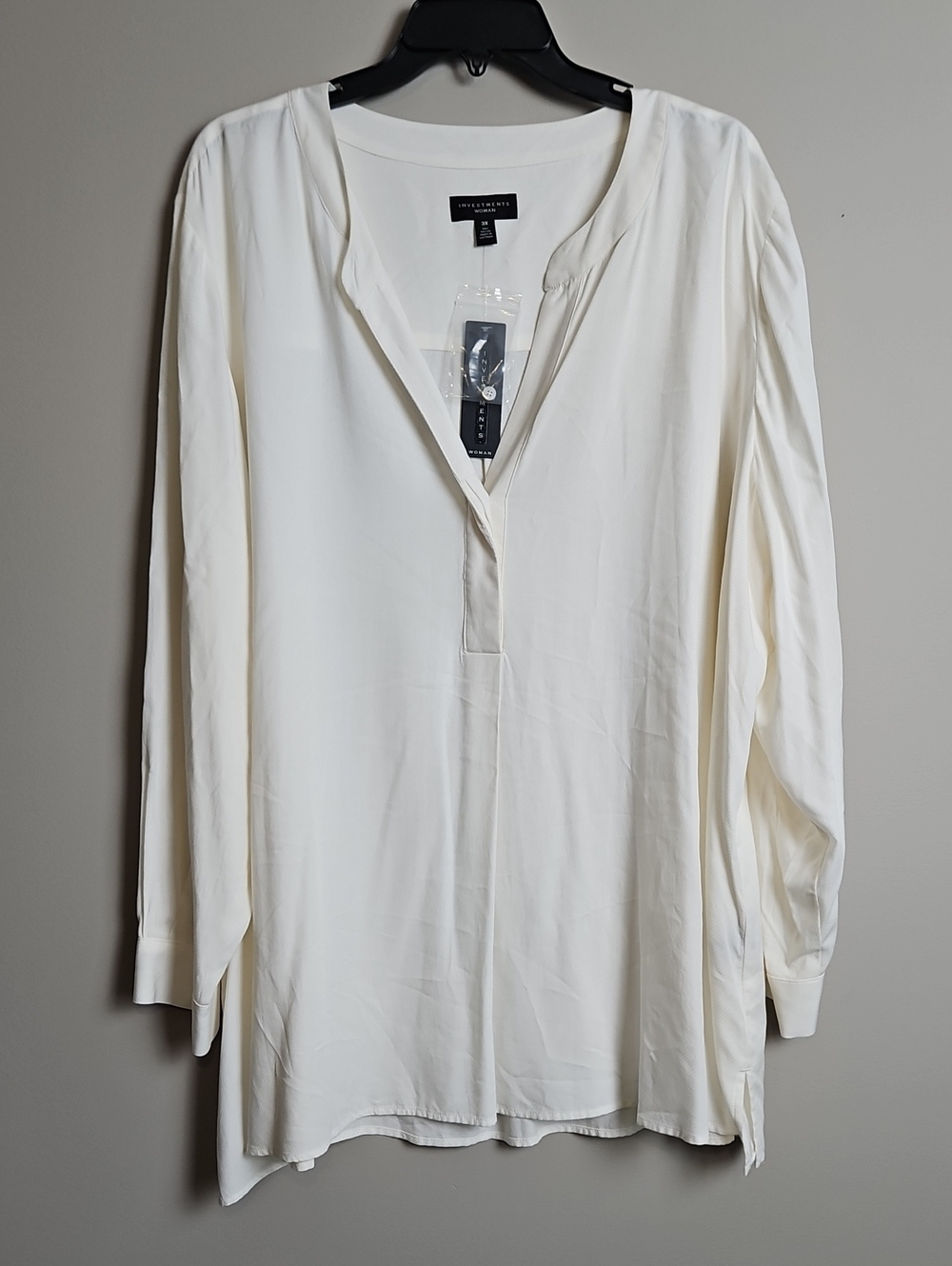 Investments Long Sleeve V-neck Pleated Front Tunic: Color- Cream: Size- 3X